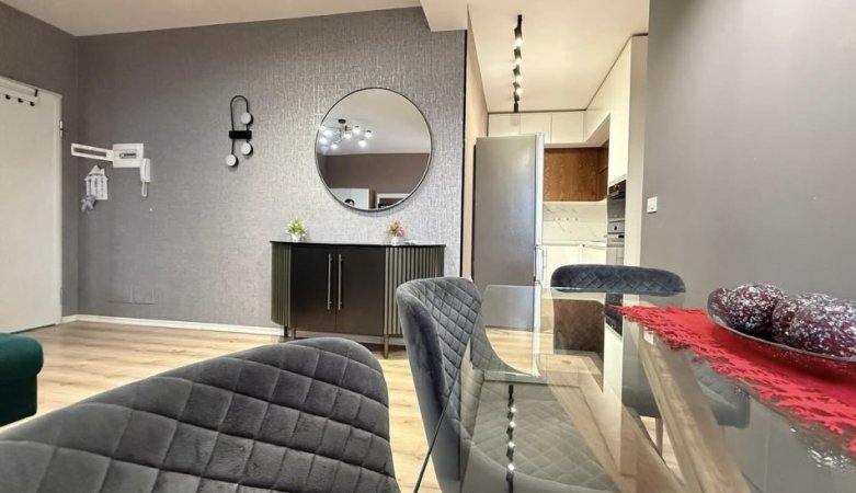 Tirane, jepet me qera apartament 2+1 , 700 € (Rruga Elbasanit. prane Shkolles Mihal Grameno)