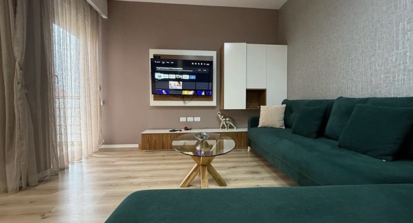 Tirane, jepet me qera apartament 2+1 , 700 € (Rruga Elbasanit. prane Shkolles Mihal Grameno)