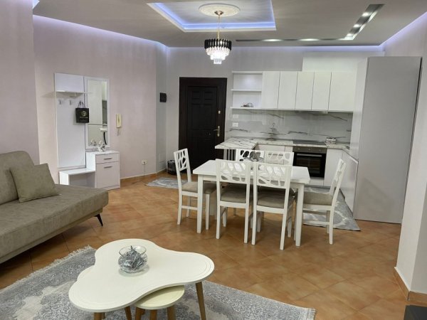 Tirane, jepet me qera apartament 1+1 Kati 5, 70 m² 600 € (Hamdi garunja)