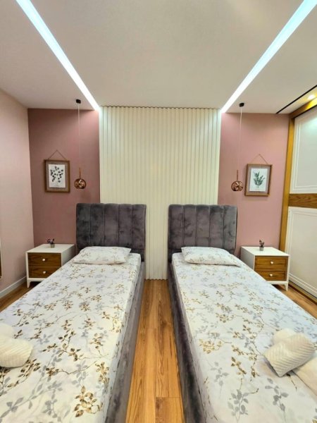 Tirane, jepet me qera apartament 2+1 Kati 4, 85 m² 650 € (Hamdi sina)