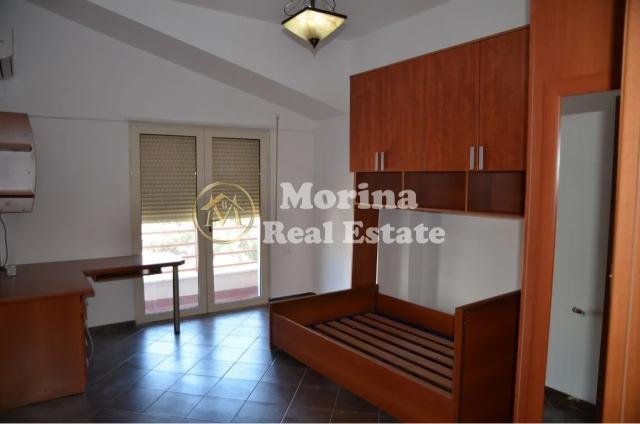 Tirane, jepet me qera apartament 4+1 Kati 5, 210 m² 1.200 € (Liqeni i Thate)