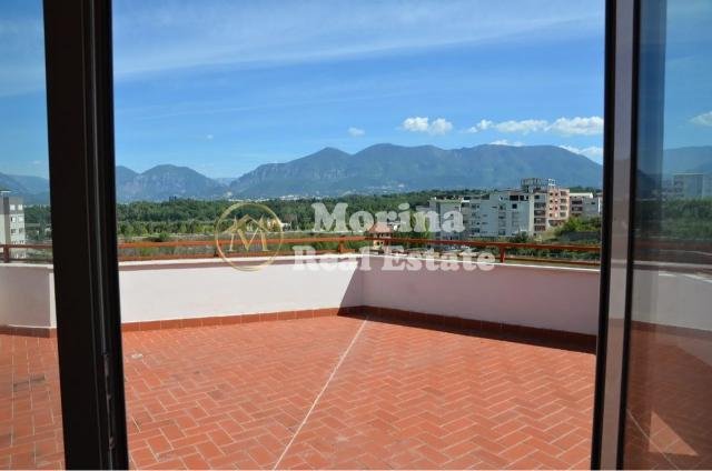 Tirane, jepet me qera apartament 4+1 Kati 5, 210 m² 1.200 € (Liqeni i Thate)