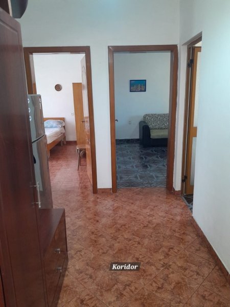 Tirane, jepet me qera 2+1+Ballkon Kati 5, 95 m² 320 € (Njazi meka)