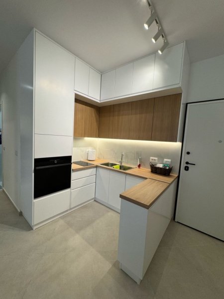 Jepet me qera apartament 2+1+Ballkon Kati 1, 100 m² 650 € (Xhanfize Keko)