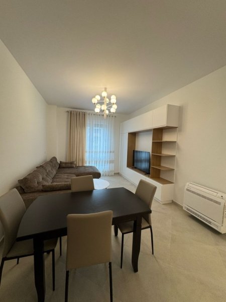 Jepet me qera apartament 2+1+Ballkon Kati 1, 100 m² 650 € (Xhanfize Keko)
