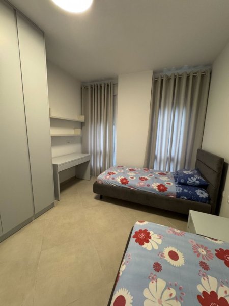 Jepet me qera apartament 2+1+Ballkon Kati 1, 100 m² 650 € (Xhanfize Keko)