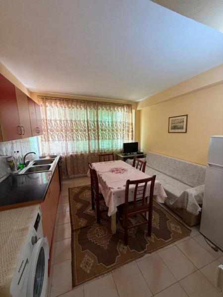 Tirane, jepet me qera apartament 1+1 Kati 2, 50 m² 300 € (Qytet Studenti)
