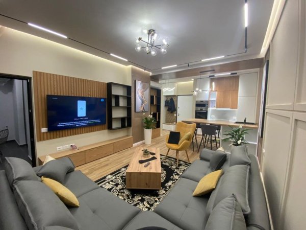 Tirane, jepet me qera apartament 1+1+Ballkon Kati 3, 75 m² 800 € (Square 21)