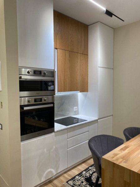 Tirane, jepet me qera apartament 1+1+Ballkon Kati 3, 75 m² 800 € (Square 21)