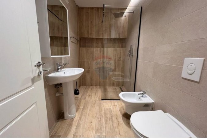 Tirane, jepet me qera apartament 2+1+Ballkon Kati 5, 98 m² 650 € (TEODOR KEKO)