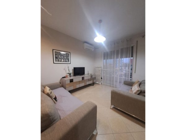 SHITET APARTAMENT 1+1 TEK MATERNITETI I RI