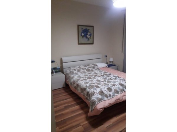 SHITET APARTAMENT 1+1 TEK MATERNITETI I RI