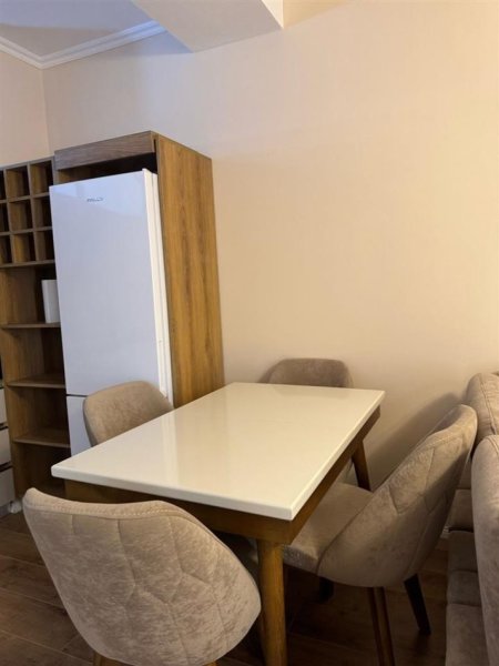 Tirane, jepet me qera apartament 2+1 Kati 7, 100 m² 650 € (farmacia 10)