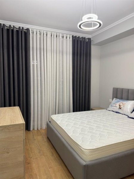 Tirane, jepet me qera apartament 2+1 Kati 7, 100 m² 650 € (farmacia 10)