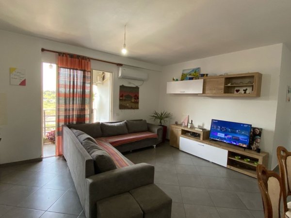 Tirane, jepet me qera apartament 2+1+Ballkon Kati 4, 110 m² 400 € (aleksander konda)