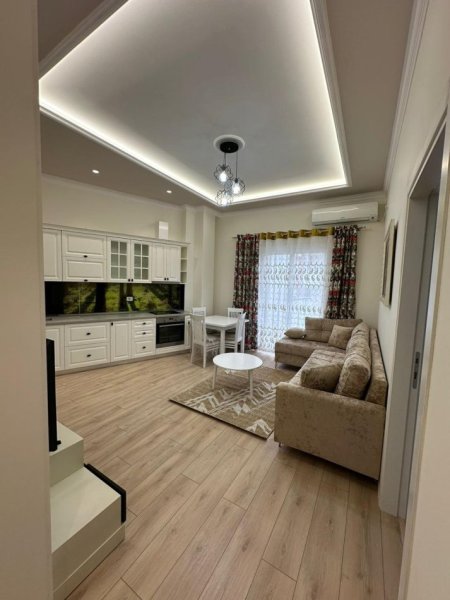 Tirane, jepet me qera apartament 2+1 Kati 4, 90 m² 650 € (Liqeni i Thate)