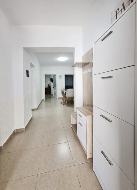 Tirane, jepet me qera apartament 1+1 Kati 0, 70 m² 750 € (Pazari i Ri)
