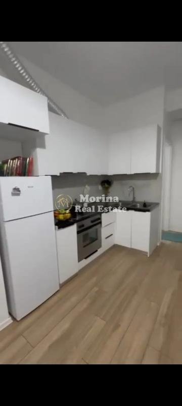 Tirane, jepet me qera apartament 1+1 Kati 3, 65 m² 400 € (Ali Demi)