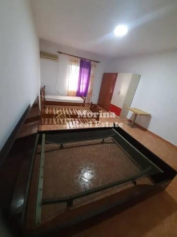 Tirane, jepet me qera shtepi 1+1 Kati 1, 70 m² 350 € (Siri Kodra)