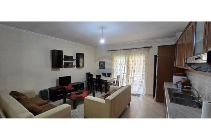 Tirane, jepet me qera apartament 1+1 Kati 3, 100 m² 600 € 