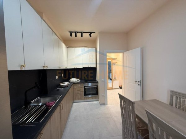 Tirane, jepet me qera apartament 1+1+Aneks Kati 3, 74 m² 600 € 
