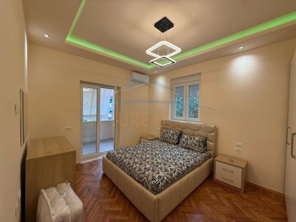 Tirane, jepet me qera apartament 1+1+Aneks Kati 3, 74 m² 600 € 