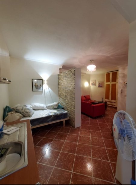 Tirane, jepet me qera garsonier Kati 4, 40 m² 400 € (Rruga e Elbasanit)