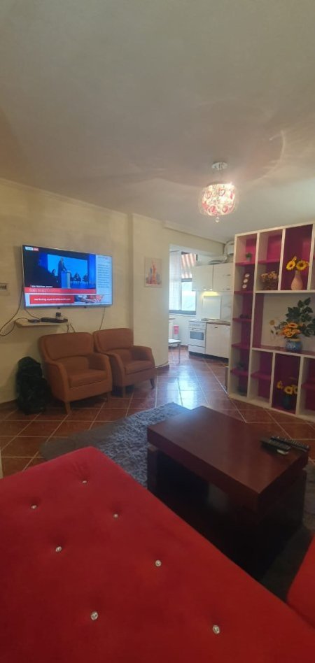 Tirane, jepet me qera garsonier Kati 4, 40 m² 400 € (Rruga e Elbasanit)
