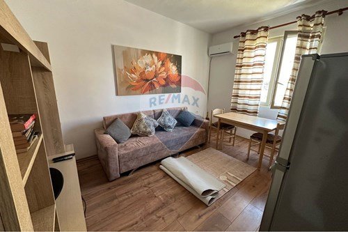 Tirane, jepet me qera apartament 2+1+Ballkon Kati 4, 71 m² 580 € (Naim Frasheri)
