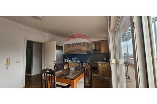 Tirane, jepet me qera apartament 2+1+Aneks+Ballkon Kati 9, 168 m² 800 € (Liqeni i Thate)