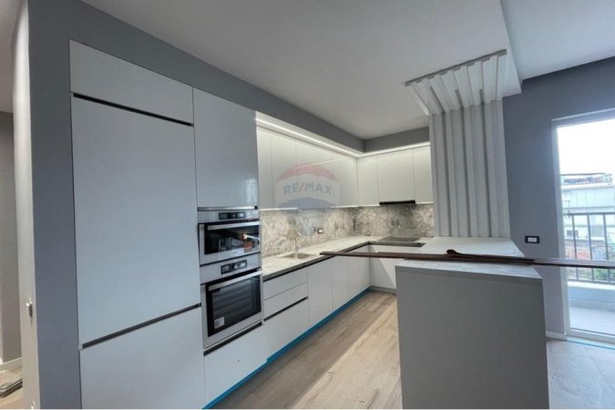 Tirane, jepet me qera 2+1+Aneks+Ballkon Kati 3, 103 m² 850 € (Siri Kodra)