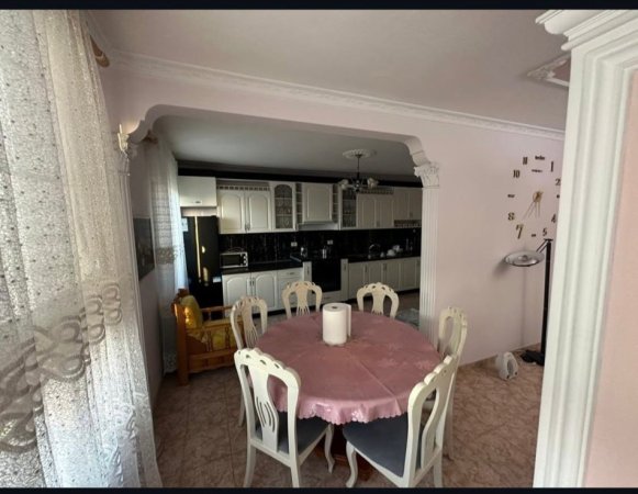 Tirane, jepet me qera apartament 2+1+Aneks+Ballkon Kati 9, 110 m² 600 € (Pallati me Shigjeta)