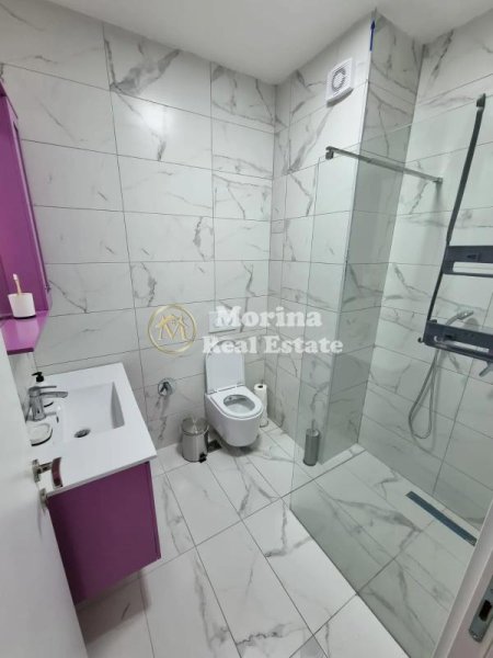 Tirane, jepet me qera apartament 1+1+Ballkon Kati 8, 80 m² 800 € (Qender-Kafe Flora)