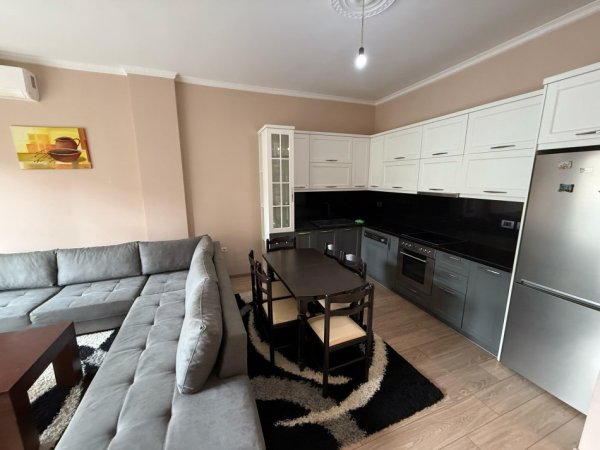 Tirane, jepet me qera apartament 1+1+Ballkon Kati 3, 75 m² 500 € (Kopshti Zoologjik)