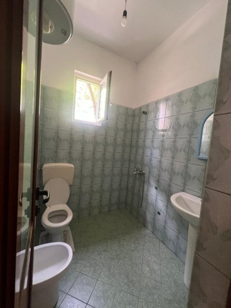 Tirane, jepet me qera apartament 1+1 Kati 0, 45 m² 300 € (Jordab Misja)