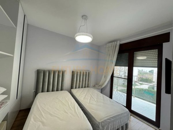 Shitet, Vile, Perla Resort, Gjiri i Lalëzit