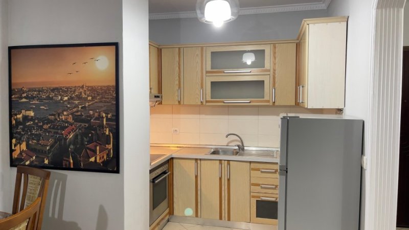 Tirane, jepet me qera apartament 2+1+Ballkon Kati 3, 90 m² 430 € (Rruga Mikel Maruli Astir)