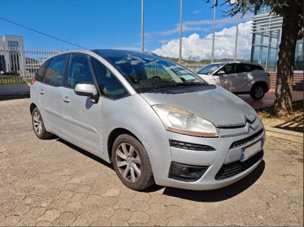 Tirane, shes CITROEN C4 PICASSO Nafte, gri metalizato automatik Klima 127.800 km 4.500 €