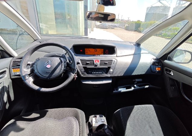 Tirane, shes CITROEN C4 PICASSO Nafte, gri metalizato automatik Klima 127.800 km 4.500 €