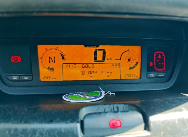 Tirane, shes CITROEN C4 PICASSO Nafte, gri metalizato automatik Klima 127.800 km 4.500 €