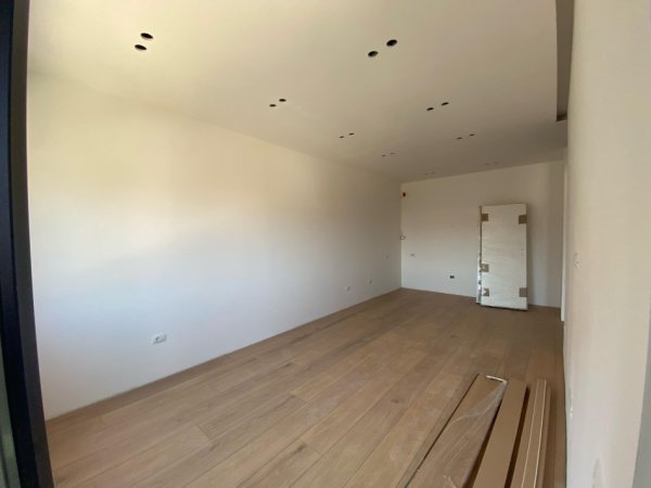 Tirane, jepet me qera apartament 2+1+Ballkon Kati 2, 86 m² 700 € (Spitali Amerikan 3 rruga Bedri Karapici)