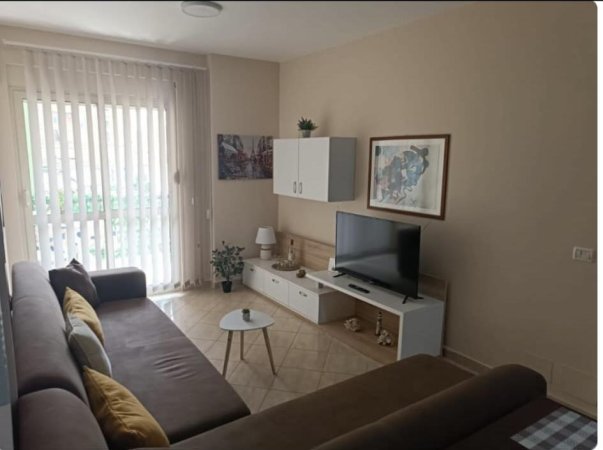 Tirane, jepet me qera apartament 1+1+Ballkon Kati 3, 60 m² 550 € (Rr. Isa Boletini te Selvia)
