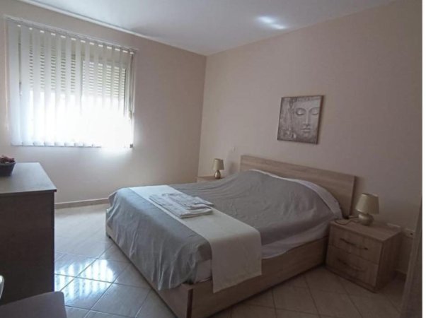 Tirane, jepet me qera apartament 1+1+Ballkon Kati 3, 60 m² 550 € (Rr. Isa Boletini te Selvia)
