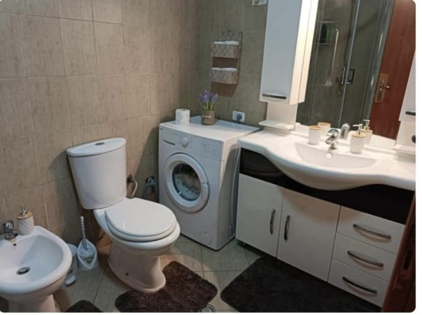 Tirane, jepet me qera apartament 1+1+Ballkon Kati 3, 60 m² 550 € (Rr. Isa Boletini te Selvia)