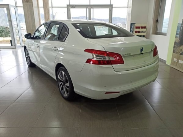 Tirane, shitet makine elektrike Dogfeng Peugeot e 408 Elektrike, 22.000 € nga Konçensionar, me Garanci