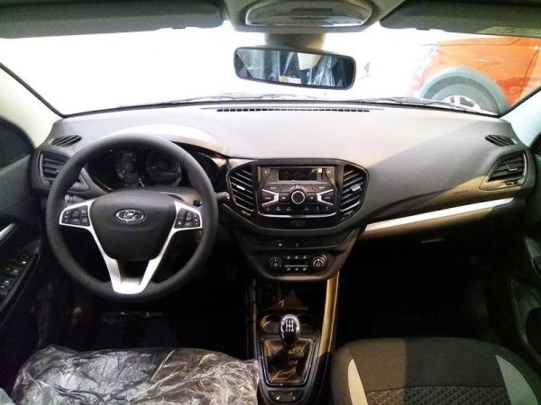 Tirane, shes makine LADA VESTA 1.6 BENZINË GAZ Benzin+Gaz, e bardhë Klima 7.000 €