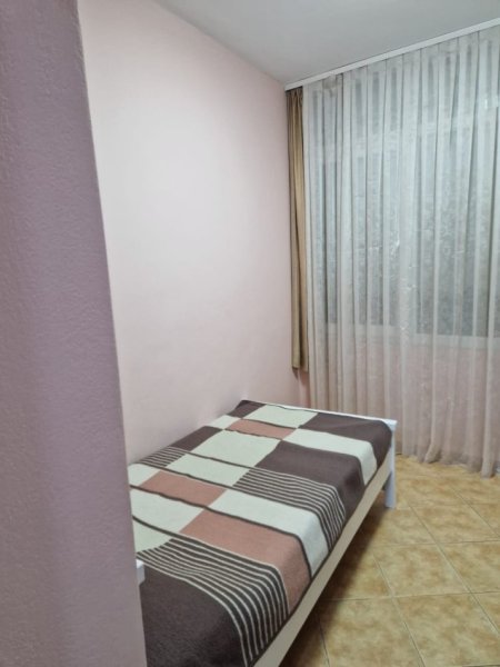 Tirane, jepet me qera apartament 3+1+Ballkon Kati 5, 105 m² 800 € 