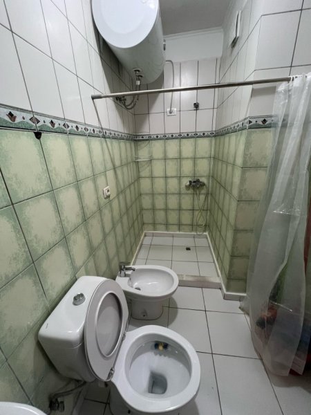 Tirane, jepet me qera apartament 2+1+Ballkon Kati 4, 86 m² 650 € 