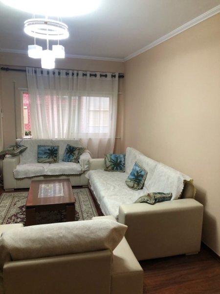 Tirane, jepet me qera apartament 2+1+Ballkon Kati 2, 90 m² 500 € (Rruga Idriz Dollaku)