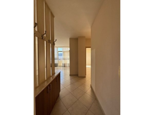 Tirane, jepet me qera apartament 1+1 Kati 7, 1 m² 400 € 